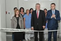 Spolu s tvůrci otevřel hospic Libereckého kraje i prezident Miloš Zeman